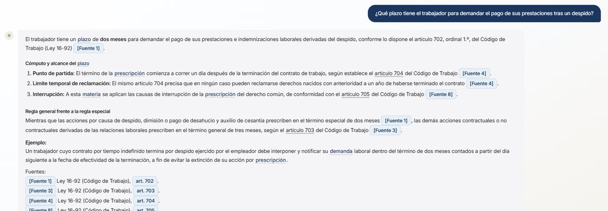 Respuesta de GPTLEGAL 2.0 sobre el plazo para demandar prestaciones tras un despido, con cada afirmación citada como [Fuente N] y la lista de artículos del Código de Trabajo